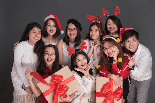 qua-giang-sinh-cho-ban-be-nen-tang-gi-noel